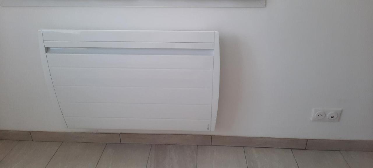 Studio Parking Gratuit Sur Place Claye Souilly Екстер'єр фото